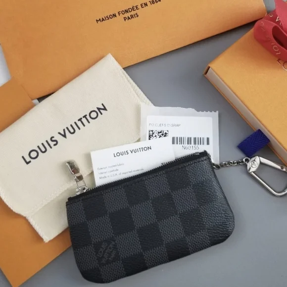 LOUIS VUITTON Key pouch cleft Graphite print/ BRAND NEW - Picture 2 of 16